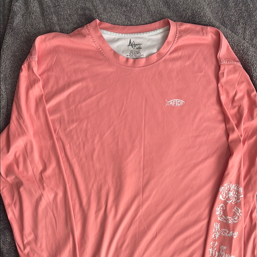 AFTCO Long Sleeve Tee Soft Lightweight Design
Dri-fit 
Coral color